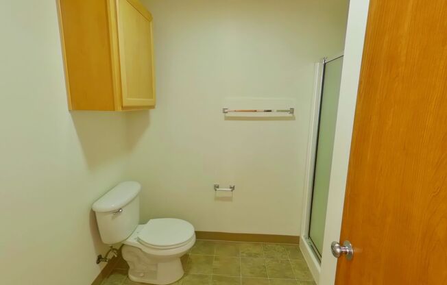 2 beds, 1 bath, $1,700, Unit 304