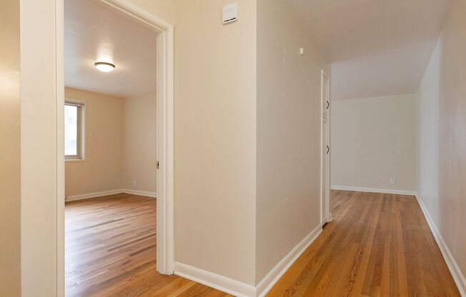 1 bed, 1 bath, 780 sqft, $1,695, Unit Hamrick 204