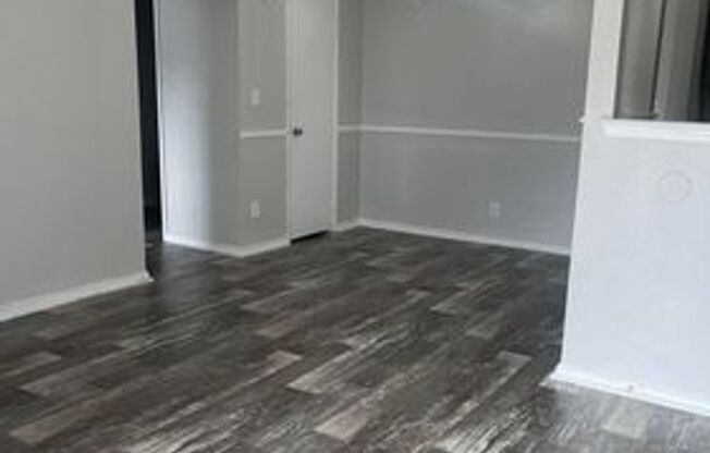 2 beds, 1 bath, 900 sqft, $1,051, Unit 16D