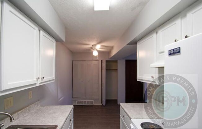 2 beds, 1 bath, 900 sqft, $845, Unit BG/13
