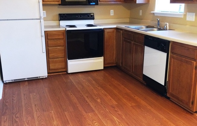 2 beds, 2 baths, 1,100 sqft, $875, Unit C6