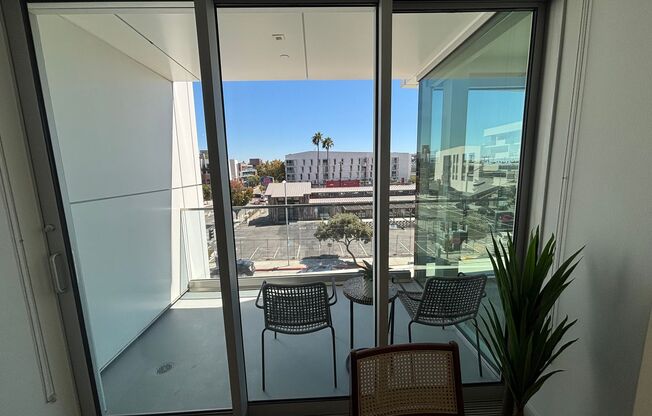 2 beds, 2 baths, 989 sqft, $5,500, Unit 324