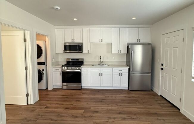 1 bed, 1 bath, $2,300