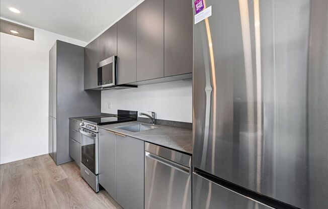 1 bed, 1 bath, 569 sqft, $1,799, Unit 207