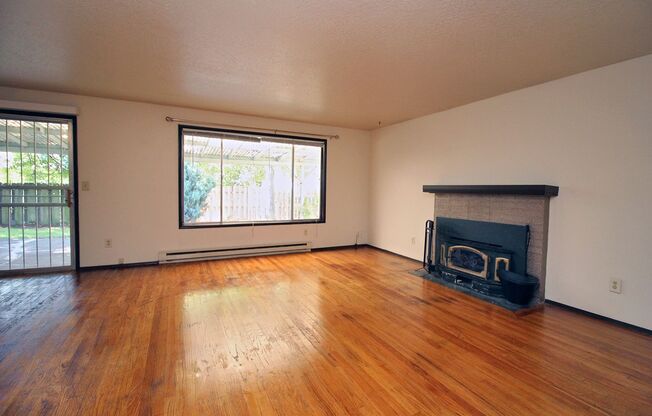 Cute and Ideal 3 Bedroom Ranch Style House on Corner Lot in NoPo