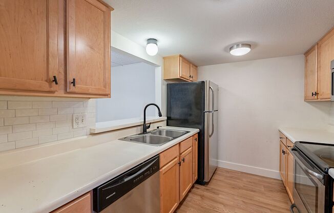 2 beds, 1 bath, $1,545, Unit #105