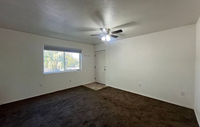 3 beds, 1 bath, $1,200, Unit 690 Richland # 3