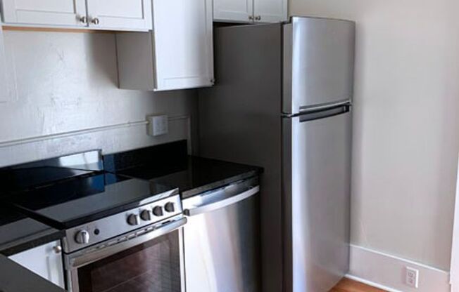 3 beds, 1 bath, $1,770, Unit 2351 1/2