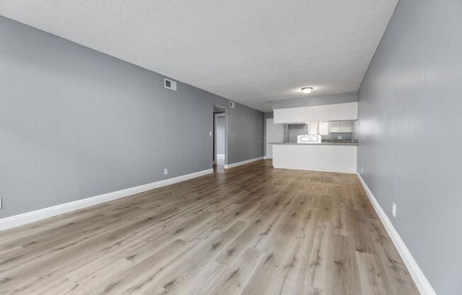2 beds, 1 bath, 792 sqft, $1,350, Unit 711C5