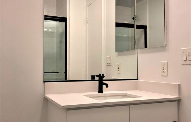 2 beds, 2 baths, 900 sqft, $3,145, Unit 28