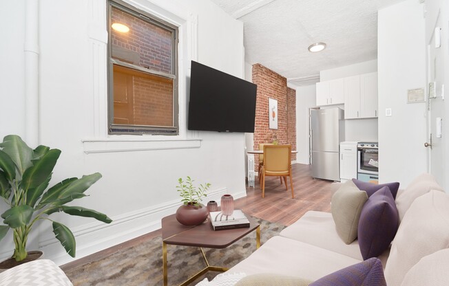 319 E 83 ST