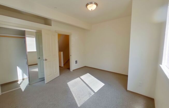 4 beds, 2.5 baths, 1,515 sqft, $3,600, Unit 34