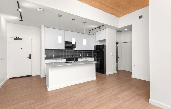 2 beds, 2 baths, 910 sqft, $1,867, Unit 312