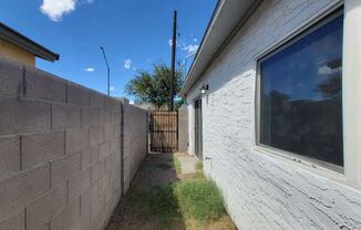 2 beds, 1 bath, $1,595