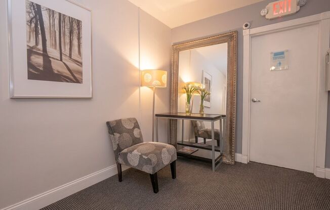 2 beds, 1 bath, 725 sqft, $1,795, Unit B102