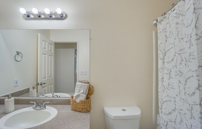 2 beds, 1.5 baths, 771 sqft, $1,800, Unit 31*