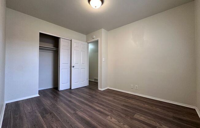 3 beds, 1.5 baths, 1,100 sqft, $1,295, Unit 7175