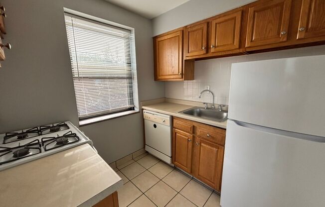 3 beds, 1 bath, 1,000 sqft, $1,995, Unit 6224 Fifth Ave. #316F