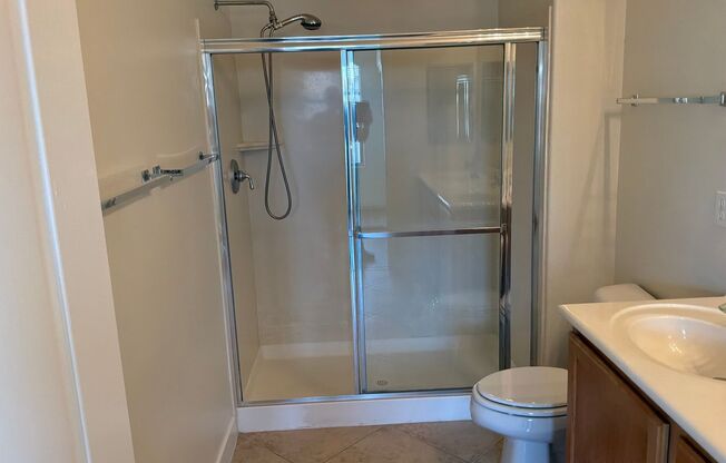 2 beds, 2 baths, $1,600, Unit Unit #2114