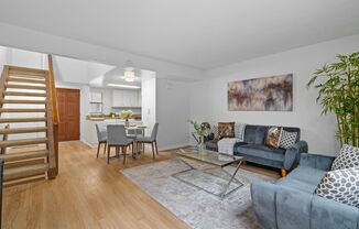Upgraded 1 Bedroom, 1 Bath Townhome in Prime La Jolla Location – Close to Shops, Parks & Beaches!
