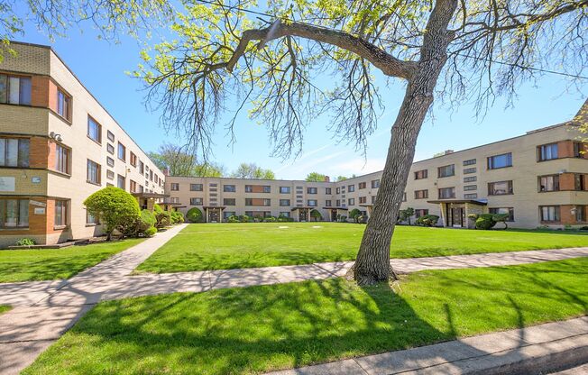 10539-10555 S Hale Ave
