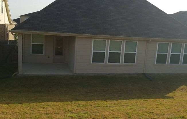 3 beds, 2 baths, $1,900