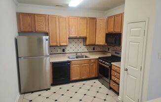 3 beds, 2.5 baths, $1,850