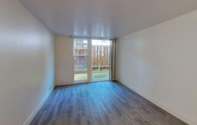 1 bed, 1 bath, 454 sqft, $2,495, Unit 33