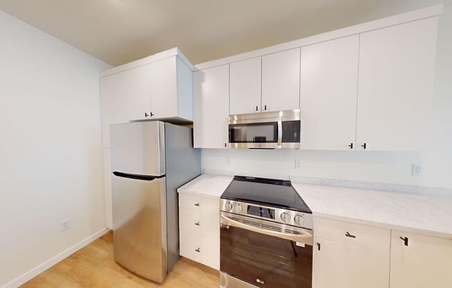 1 bed, 1 bath, 716 sqft, $1,015, Unit 5150-210