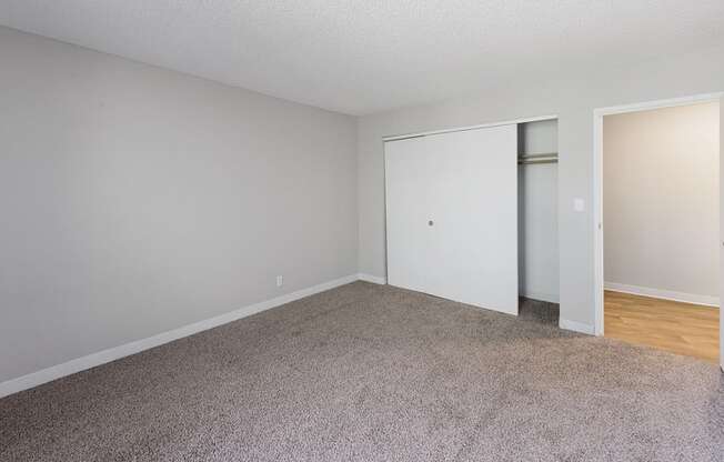 Trendy Master Carpeted at ReNew at Neill Lake, Eden Prairie, MN, 55344