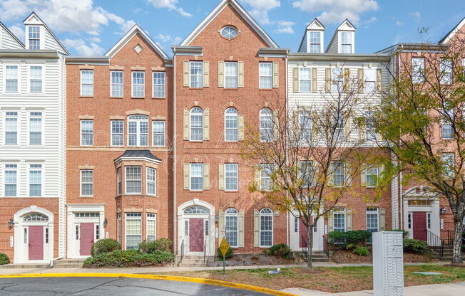 5675 HARRINGTON FLS LN