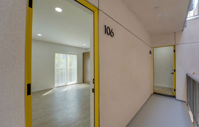 Studio, 1 bath, 300 sqft, $1,995, Unit 106