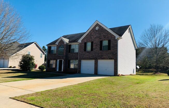 Prime location! 4 bed, 2.5 bath, LVP flooring, stainless appliances, ceiling fans, arched door ways, vaulted ceilings, must see!