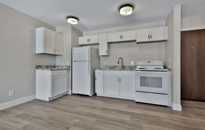 2 beds, 1 bath, $1,685, Unit 111