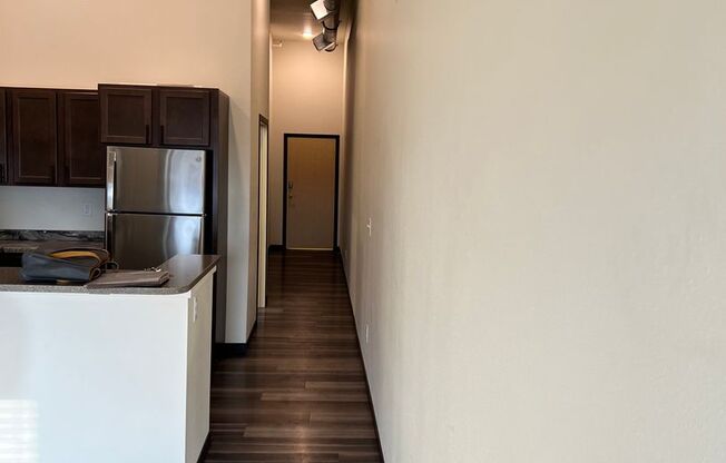 Studio, 1 bath, 687 sqft, $895, Unit 206