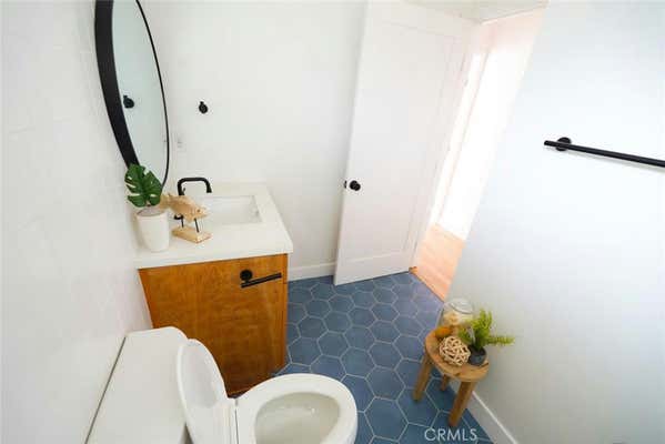 2 beds, 2 baths, 974 sqft, $3,400