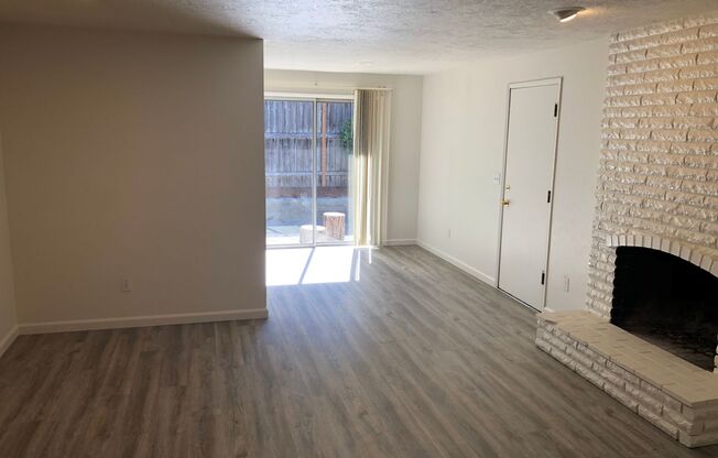 18925 NW Illahe ~ Spacious Ranch Style!