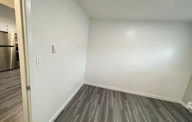 2 beds, 1 bath, 760 sqft, $1,100, Unit 12
