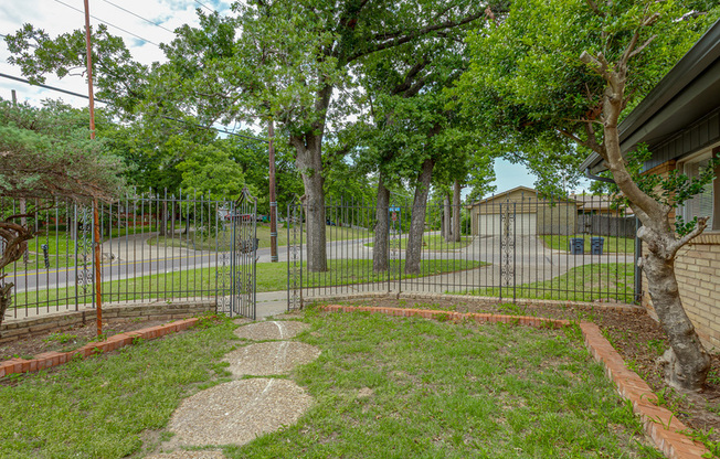1700 N ALEXANDER LN