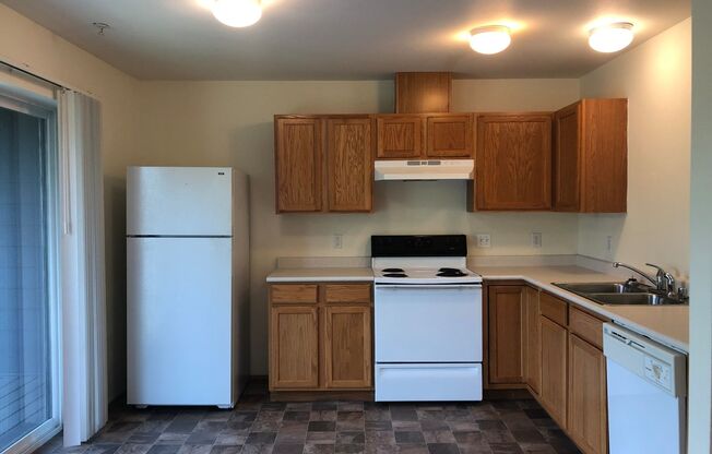 1 bed, 1 bath, 745 sqft, $1,300