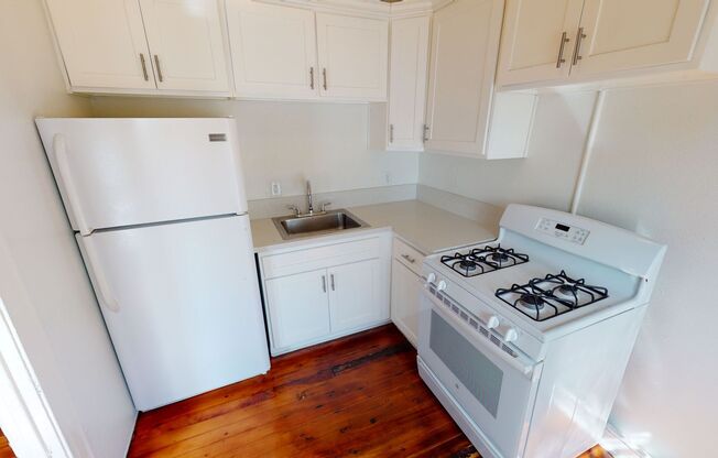 Kenmore Apartments...Newly Remodeled Gorgeous Apartment...Great Location!