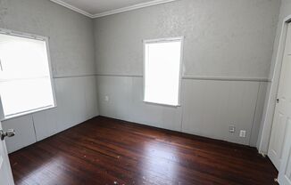 2 beds, 1 bath, $925