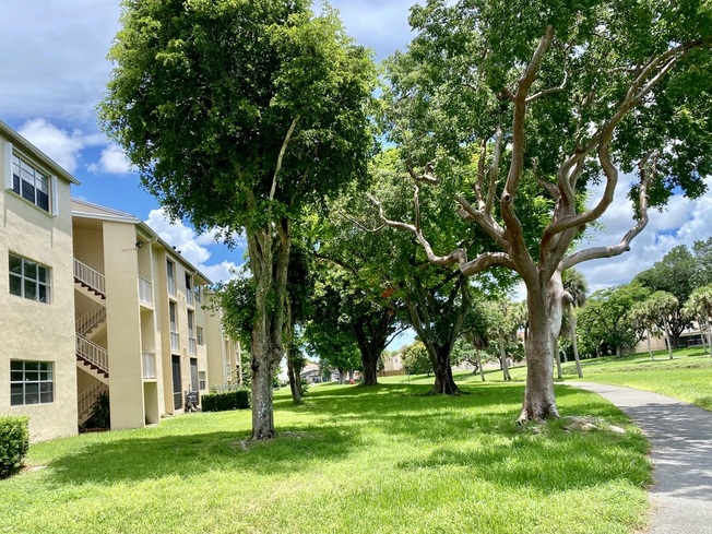 Hammocks Trails Condos