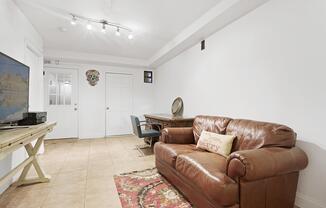 26 10 DITMARS BLVD