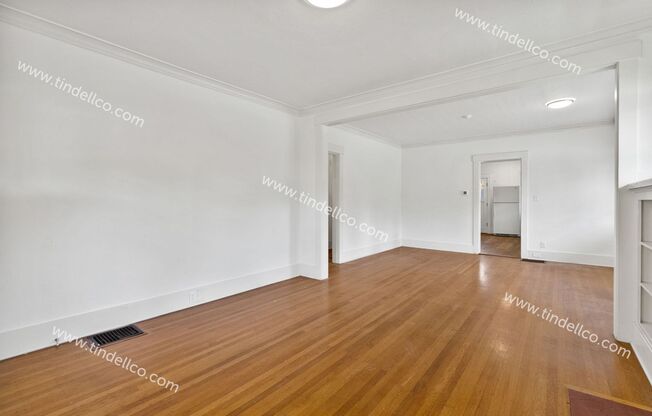 4 Bedroom Bungalow Inner Northeast Portland with Lawn Care Included + Solar panels!
