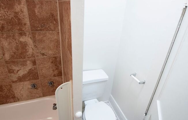 1 bed, 1 bath, 685 sqft, $1,285, Unit 21