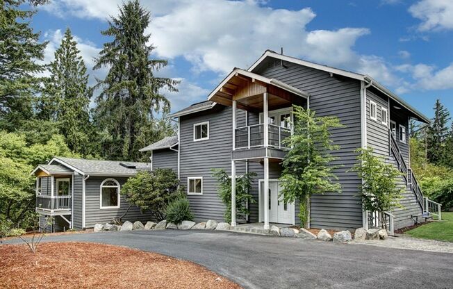 Estate Living in Mirrormont, Issaquah 5 Bed 4 Bath