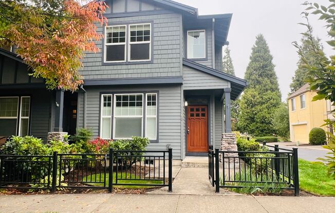 Wilsonville Villebois Community Offers Spacious End Unit Town Home
