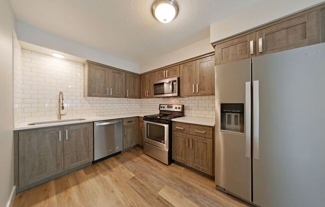 2 beds, 2 baths, $1,790, Unit 16