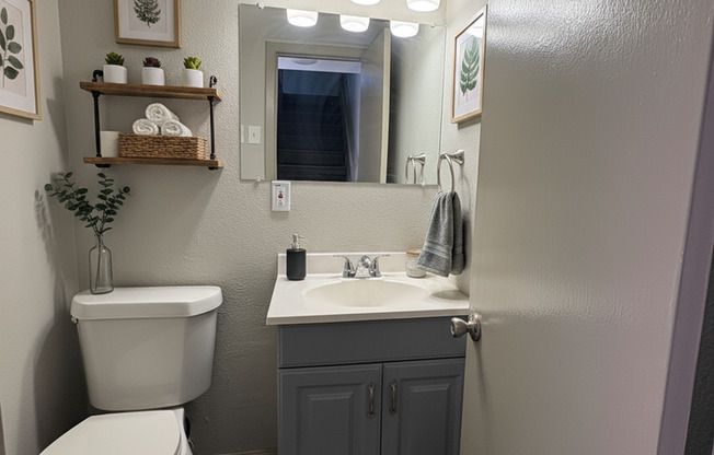 2 beds, 1.5 baths, 950 sqft, $1,070, Unit 124